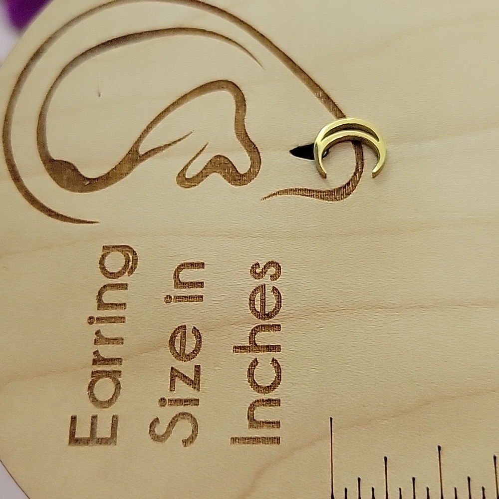 🔥LAST PAIR🔥 Dainty Crescent Moon Stud Earrings unisex - Picture 2 of 6